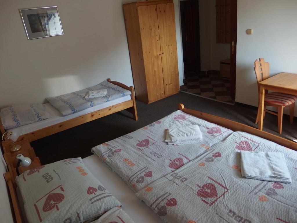 Penzion U Studánky Karlovy Vary Quarto foto